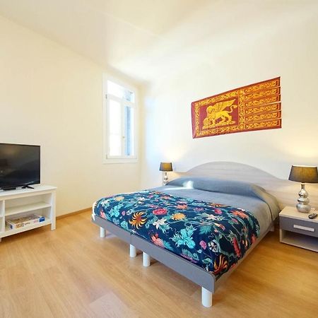 Ca' Circus 4 Rooms Wi-Fi Fibre Venice Exterior photo
