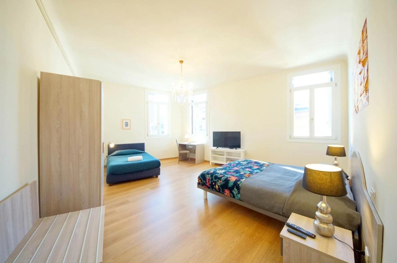 Ca' Circus 4 Rooms Wi-Fi Fibre Venice Exterior photo