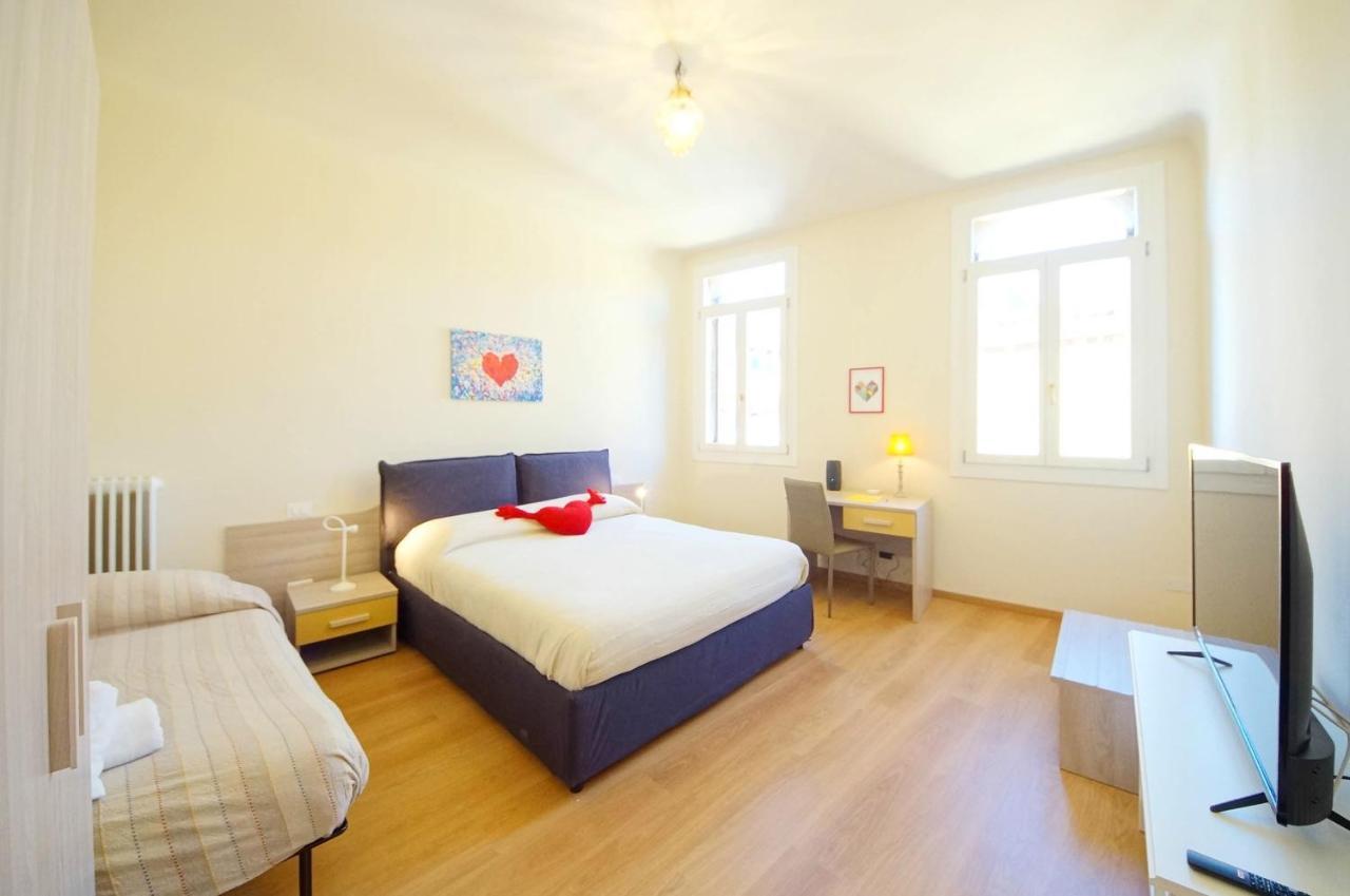 Ca' Circus 4 Rooms Wi-Fi Fibre Venice Exterior photo